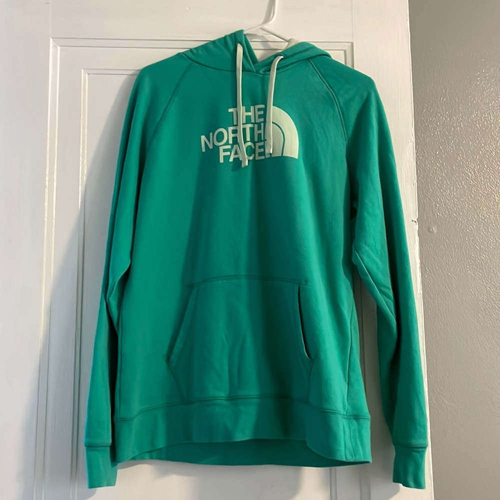 Woman’s North Face Sweatshirt. Size XL-Color “Wasabi”